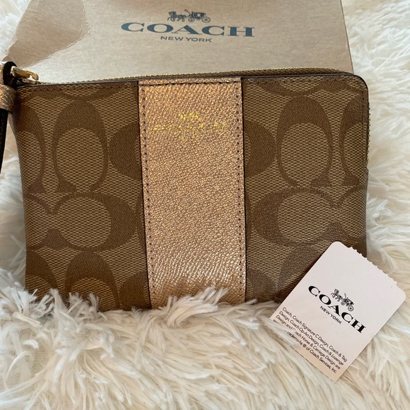 COACH Corner Zip Wristlet In Signature Canvas - Picture 2 of 7